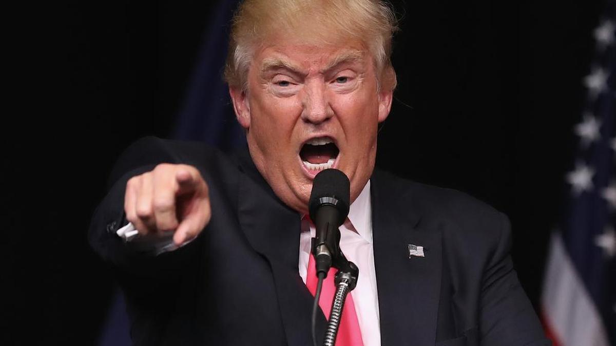 El candidato presidencial republicano Donald Trump critica a los medios de comunicación durante un acto de campaña el miércoles en Scranton, Pennsylvania.