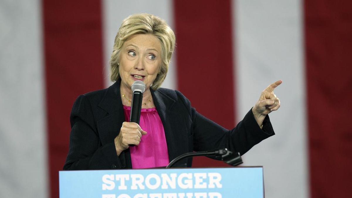 La candidata demócrata Hillary Clinton habla en la Universidad del Sur de la Florida en Tampa, este 6 de septiembre de 2016.