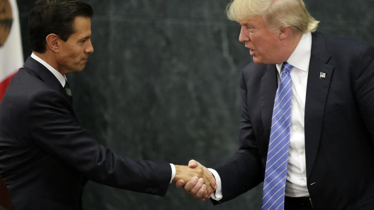 El presidente mexicano Enrique Peña Nieto y el candidato presidencial republicano Donald Trump después de su reunión el miércoles en Ciudad de México.
