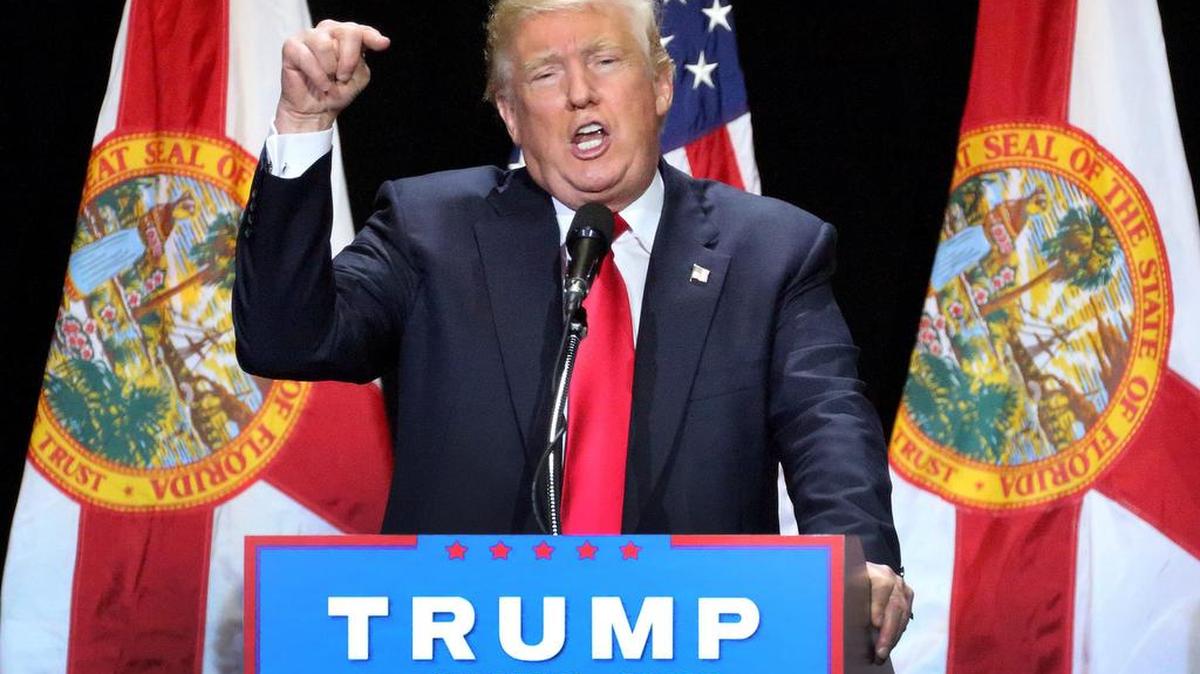 El candidato republicano a la Casa Blanca, Donald Trump durante un acto de campaña en Tampa.