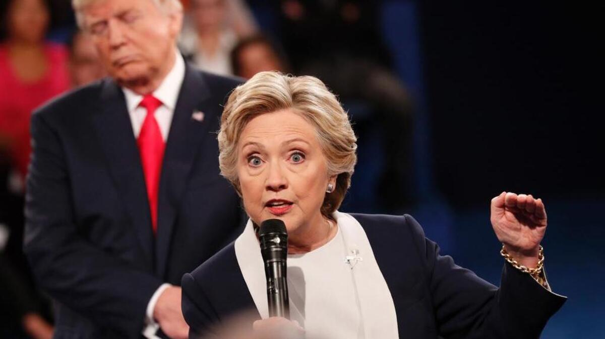 La candidata demócrata Hillary Clinton durante el debate presidencial, el domingo 9 de octubre.