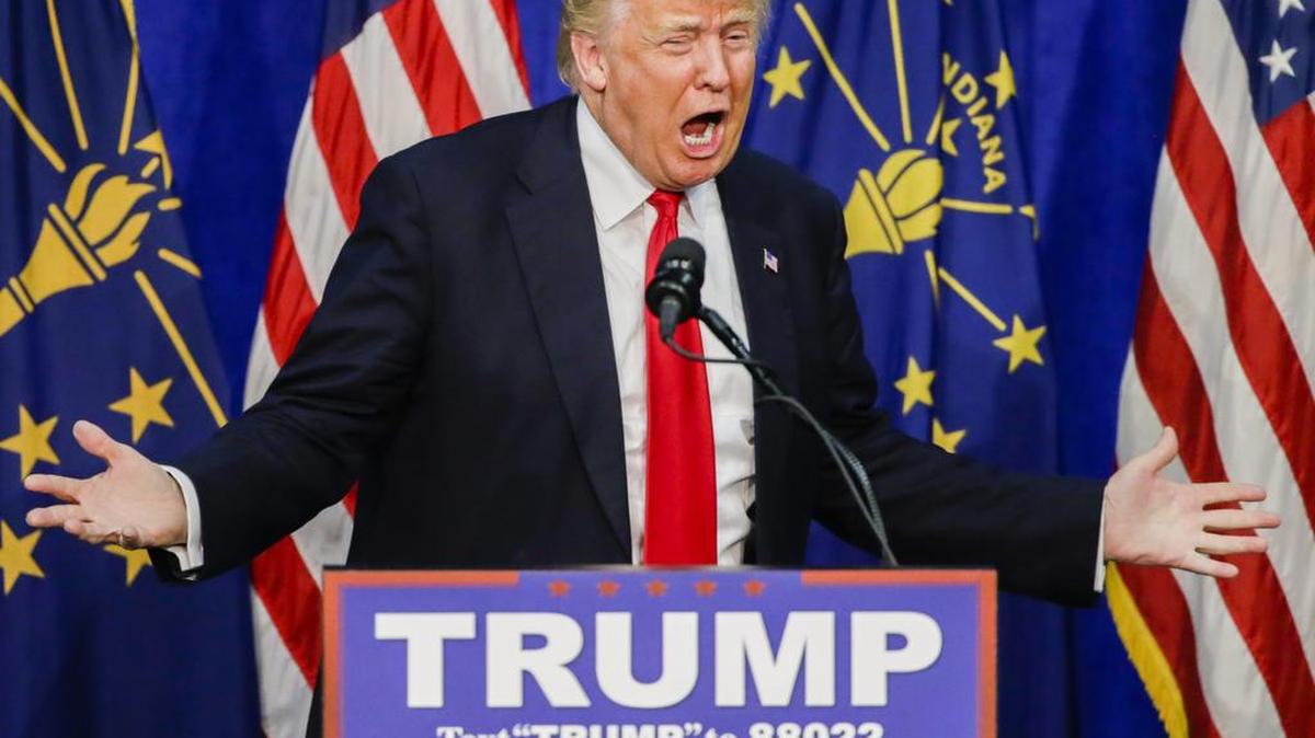 El precandidato presidencial republicano Donald Trump habla en un acto de campaña el 2 de mayo de 2016, en el Centro Century de South Bend, Indiana. Las elecciones primarias en este estado se celebran mañana.