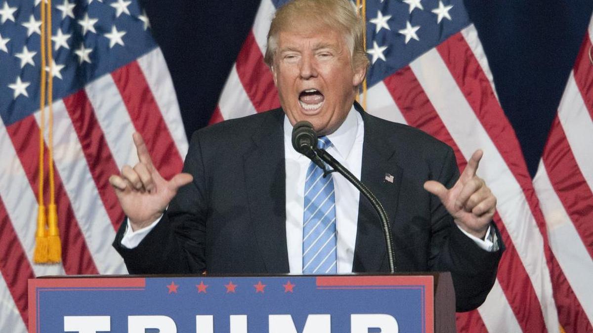 Donald Trump, el candidato presidencial republicano de Estados Unidos, habla a sus seguidores el miércoles 31 de agosto de 2016, en el Centro de Convenciones de Phoenix.