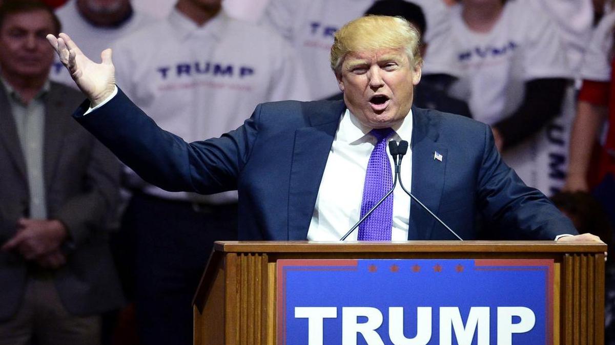 Fotografía de archivo tomada el 22 de febrero de 2016 que muestra al aspirante a la candidatura republicana a la presidencia Donald Trump durante un evento de su campaña electoral en Las Vegas (Estados Unidos).