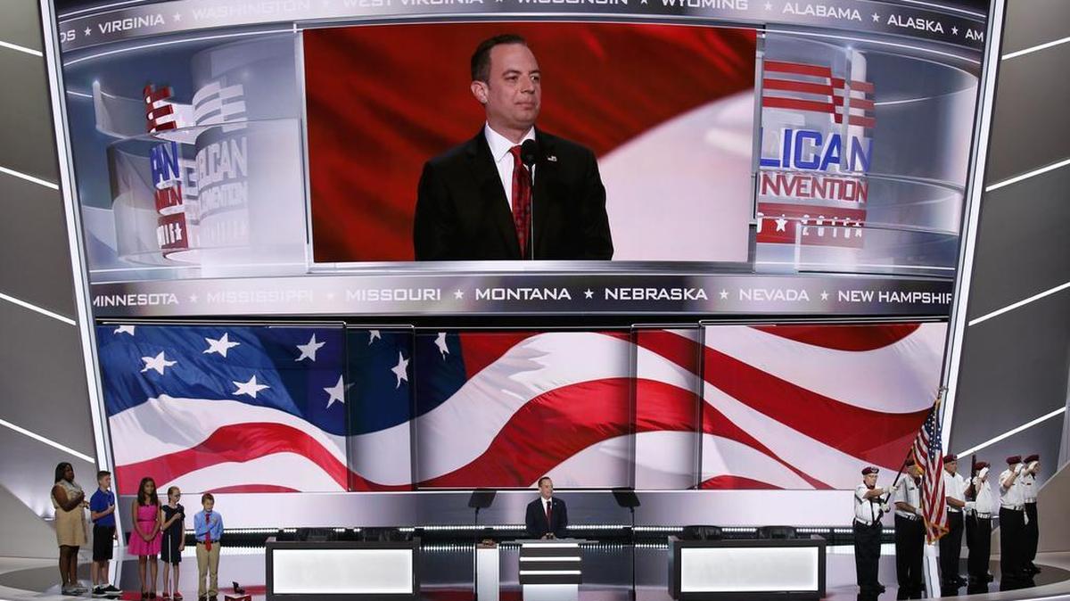 El presidente del Comité Nacional Republicano, Reince Priebus, pronuncia su discurso durante la primera jornada de la Convención Republicana, que oficializará la candidatura presidencial de Donald Trump, en Ohio, Estados Unidos, hoy 18 de julio de 2016.