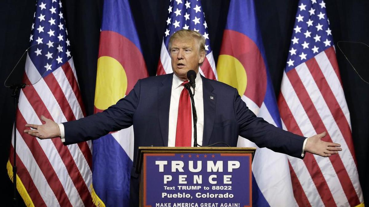 El candidato republicano Donald Trump habla en un evento en Colorado el 3 de octubre de 2016.