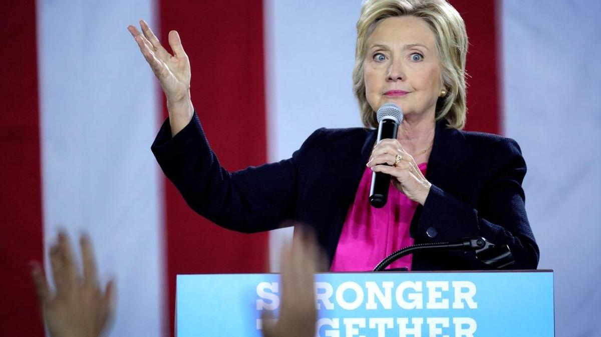 La candidata a la presidencia de EEUU por el partido Demócrata Hillary Clinton habla durante un acto de campaña el martes 6 de septiembre de 2016, en la Universidad del Sur de la Florida en Tampa.