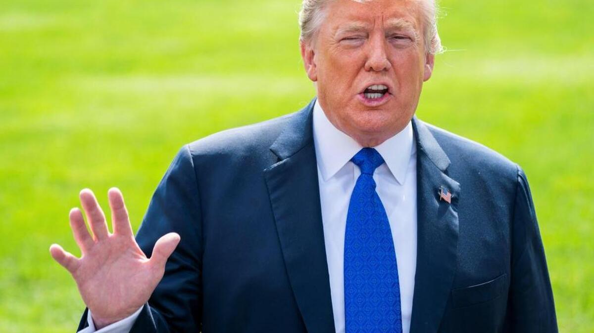 El presidente Donald Trump, atiende a los medios en la Casa Blanca, Washington, EEUU, el 2 de octubre del 2018.