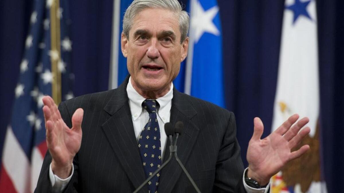 En esta foto de archivo tomada el 1 de agosto de 2013, el ex Director de la Oficina Federal de Investigaciones (FBI), Robert Mueller, habla durante una ceremonia de despedida en honor de Mueller en el Departamento de Justicia.