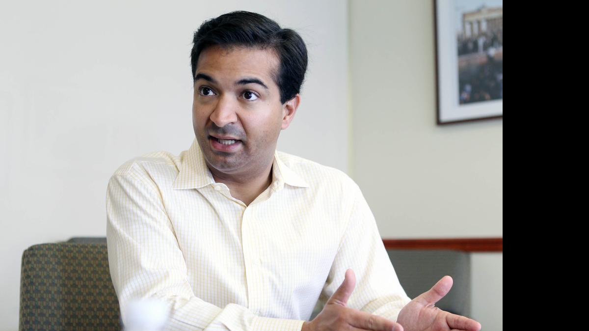 
El representante Carlos Curbelo prepara una modificación a la Ley de Ajuste Cubano.
