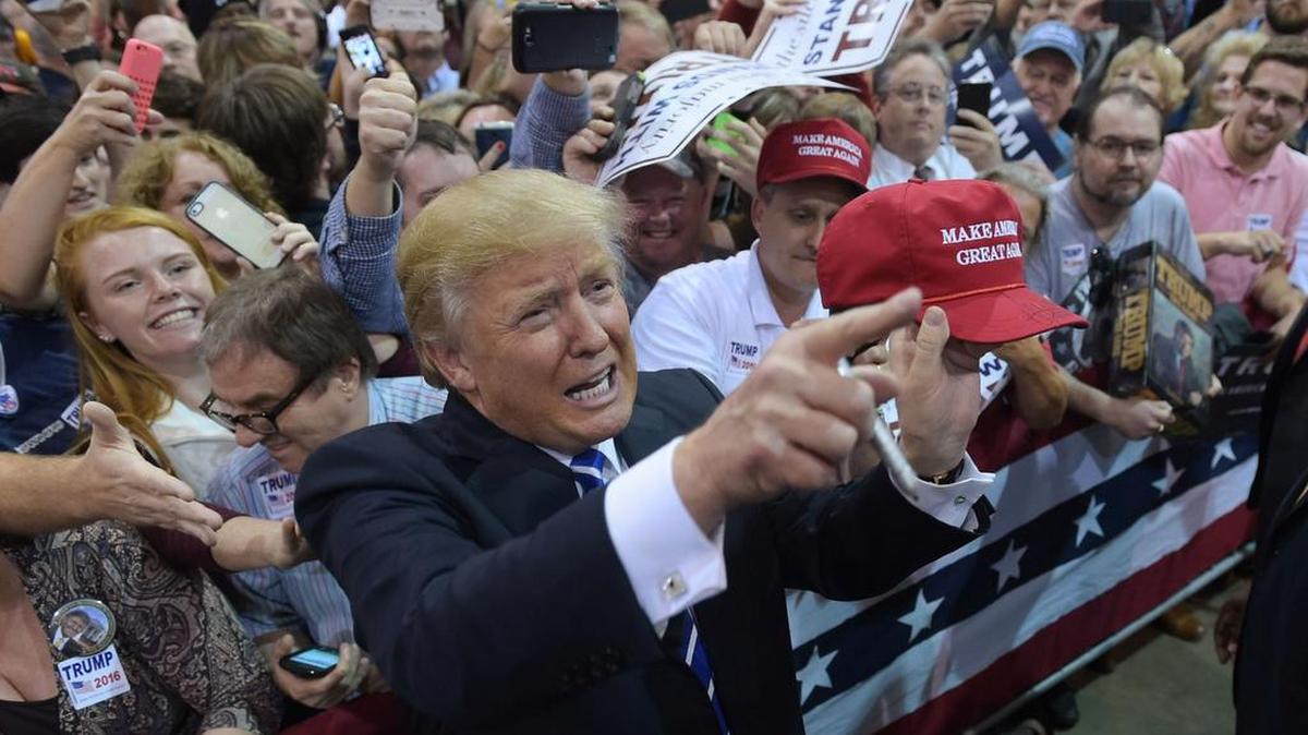 
El candidato presidencial Donald Trump durante un acto de campaña en Virginia.

