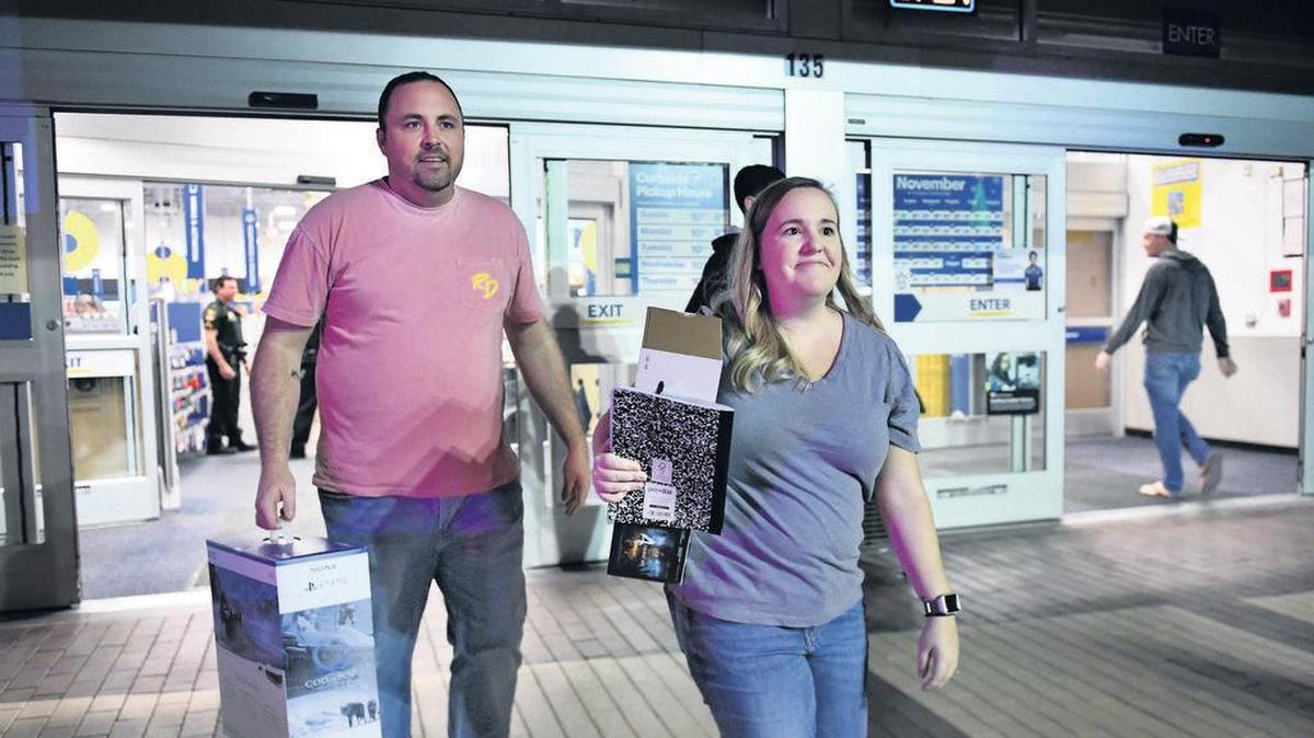 Los ejecutivos de las tiendas minoristas están cada vez más preocupados por una desaceleración del gasto de los consumidores que podría moderar las ventas del Black Friday, así como durante el periodo navideño.