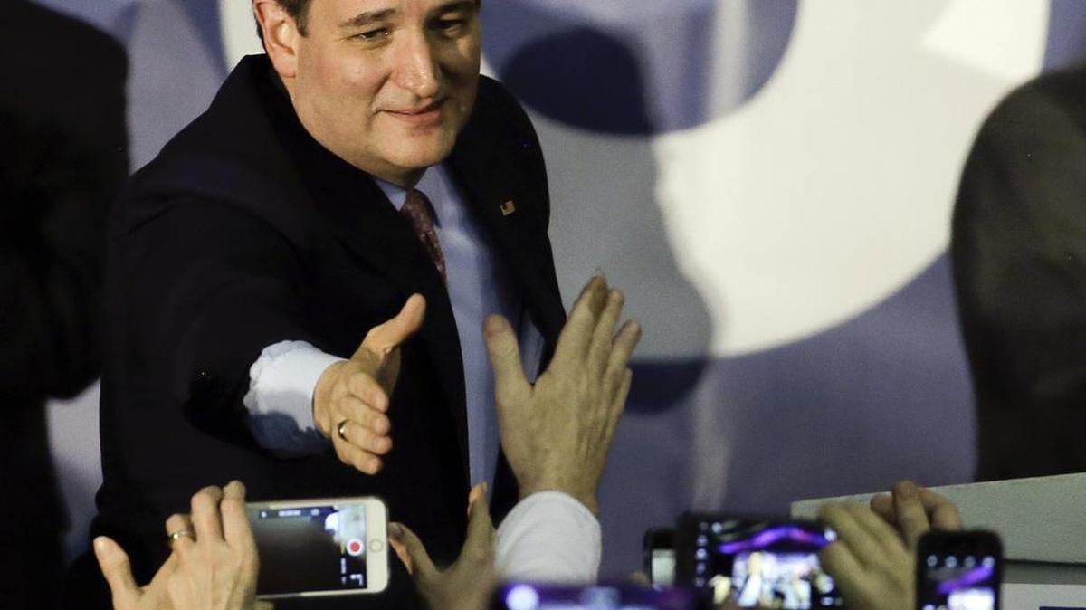 Cruz se impuso en los caucus de Iowa con el 27.7% de los sufragios, por delante del polémico multimillonario Donald Trump (24.3%) y Rubio (23.1%).