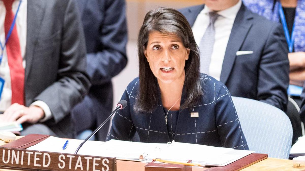 Nikki Haley, embajadora de Estados Unidos en la ONU, calificó el embargo como “teatro político”.