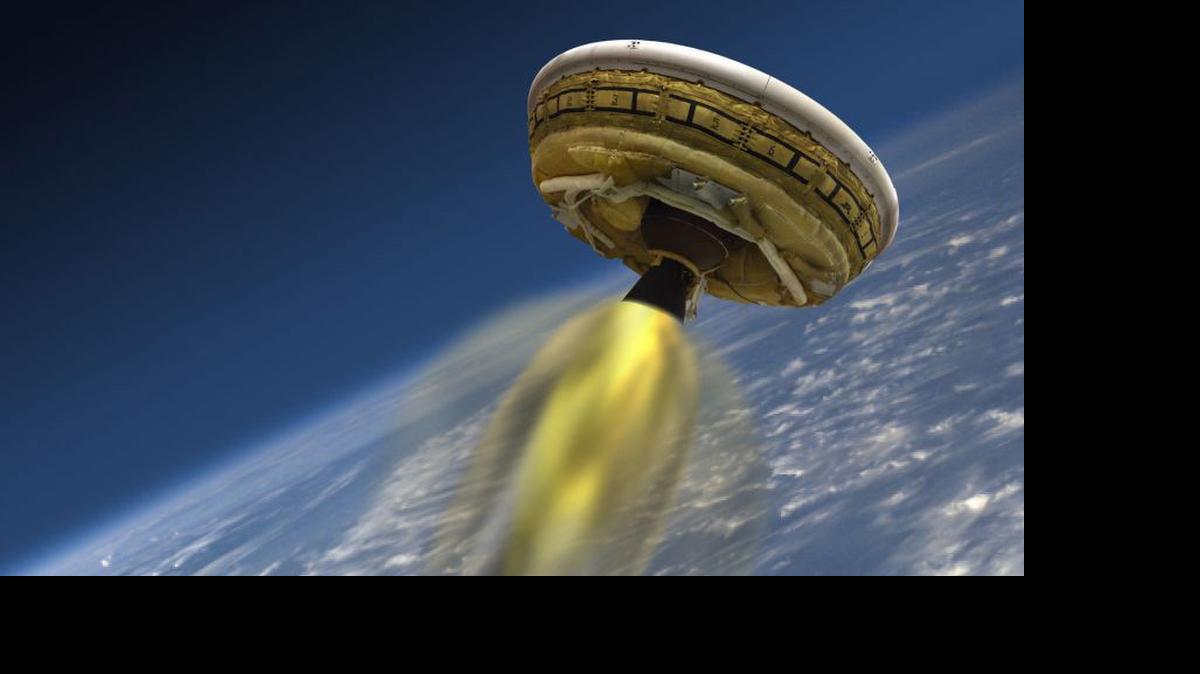 
Dentro del enorme globo que lanzó el lunes la NASA iba esta especie de platillo volador con el objetivo de posar en Marte naves tripuladas.
