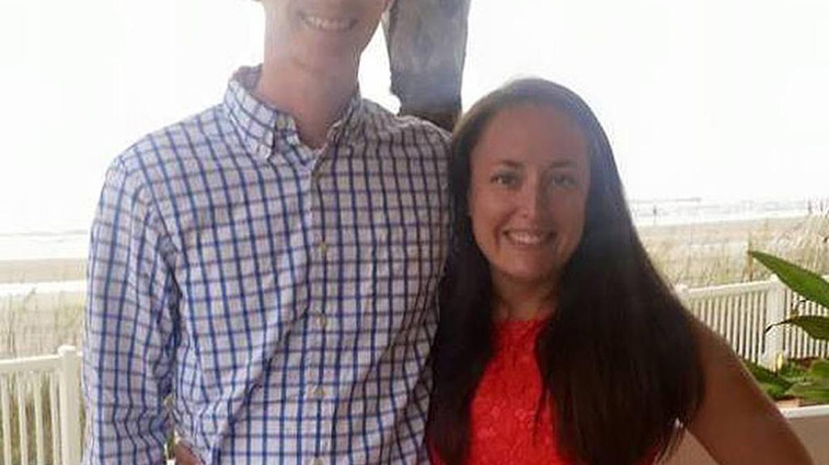 Justin Shults y su esposa, Stephanie Shults.