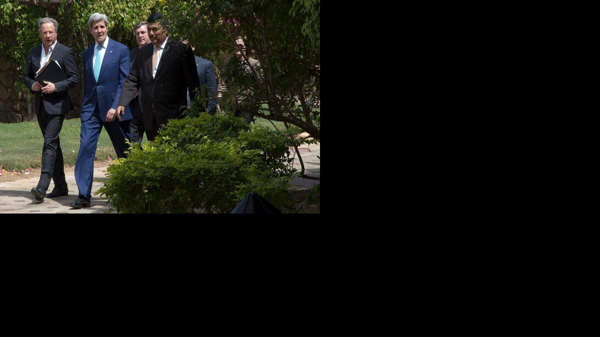 
El secretario de Estado John Kerry durante una visita a Egiopto el sábado para luego viajar a Suiza para el diálogo con Irán.


