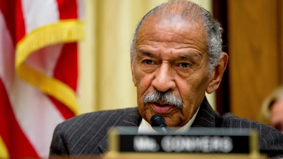 El representante demócrata John Conyers durante una audiencia en el Congreso.