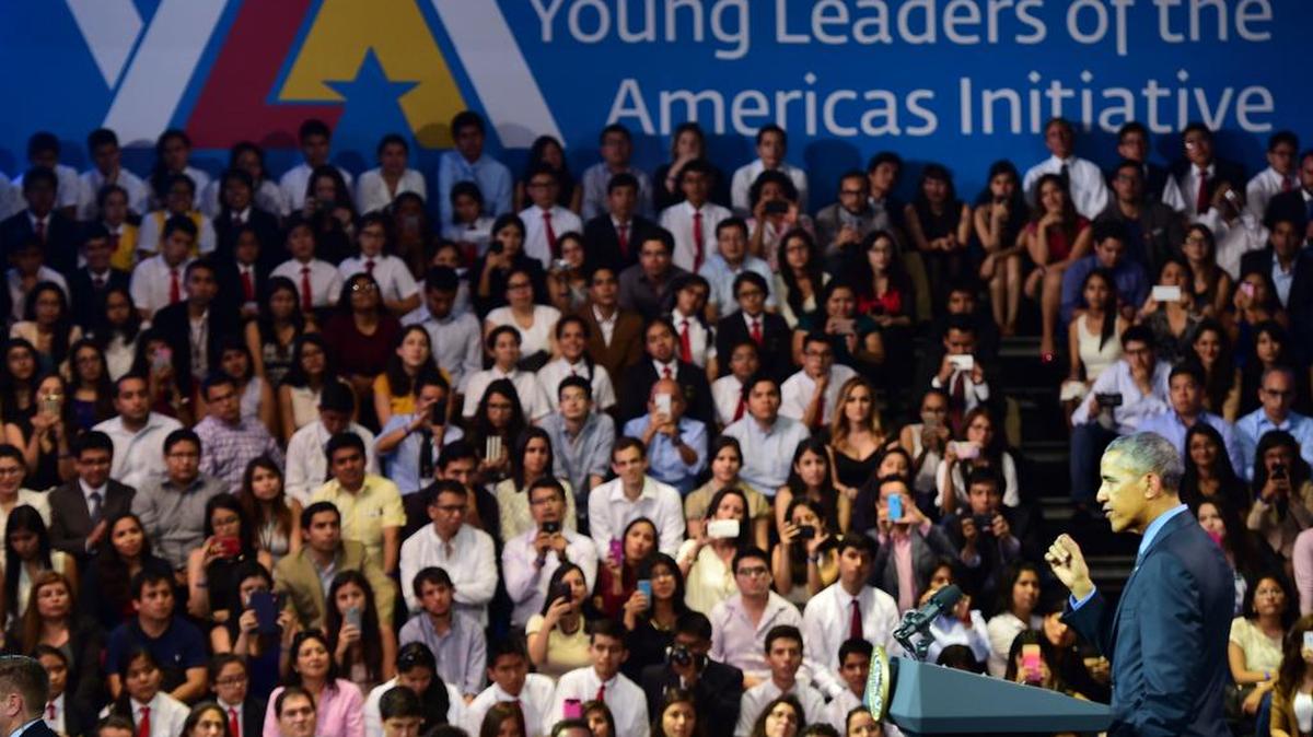 El presidente de Estados Unidos, Barack Obama en un foro abierto a preguntas con alrededor de 1,000 jóvenes en Lima.