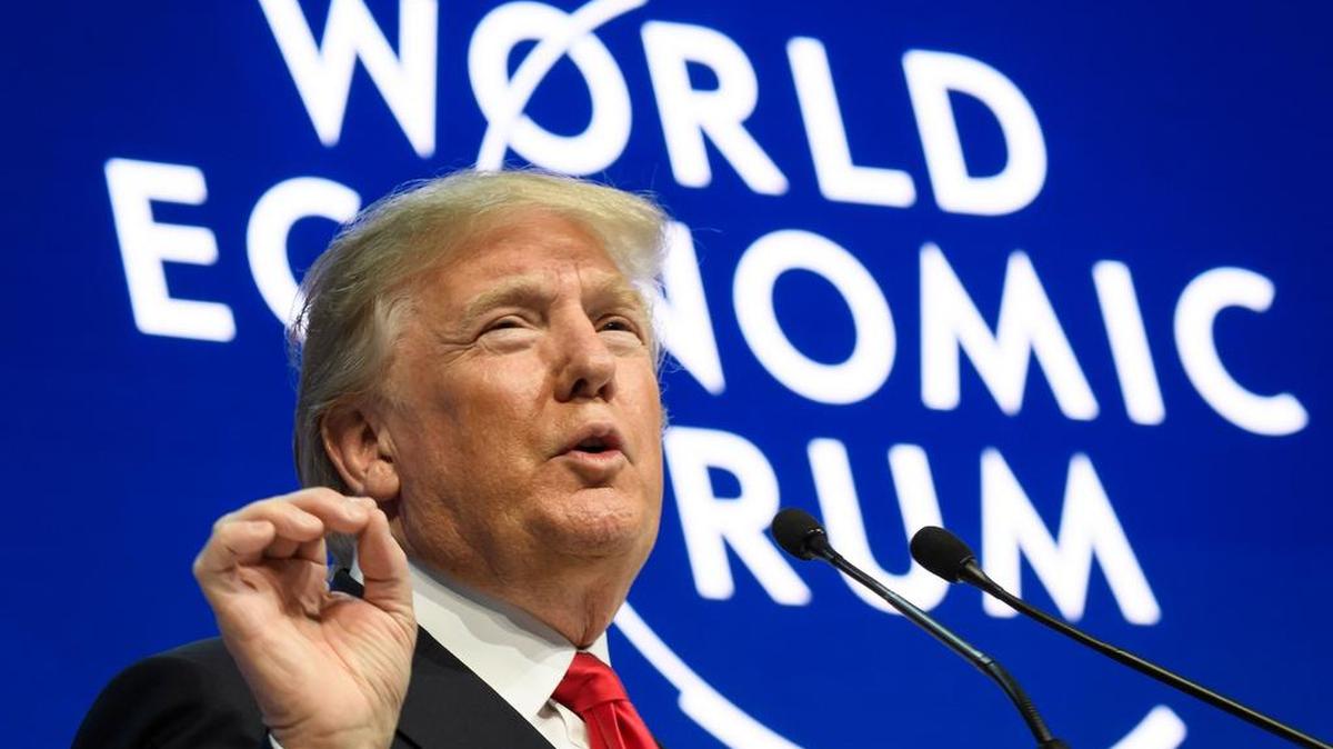 El presidente de EEUU, Donald Trump, pronuncia un discurso durante la reunión anual del Foro Económico Mundial (FEM) el 26 de enero de 2018 en Davos, en el este de Suiza.