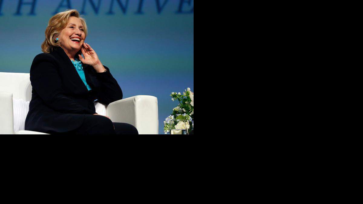 
Hillary Clinton pidió el martes una ley para prohibir estrictamente la tortura en EEUU, una semana después de que se difundiera una investigación parlamentaria sobre los interrogatorios de la CIA en los años 2000.
