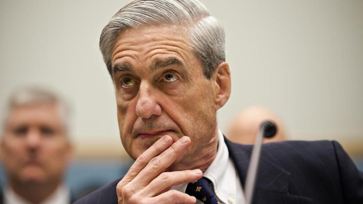 Foto de archivo del 13 de junio de 2012. El entonces director del FBI Robert Mueller testifica en Capitol Hill en Washington.