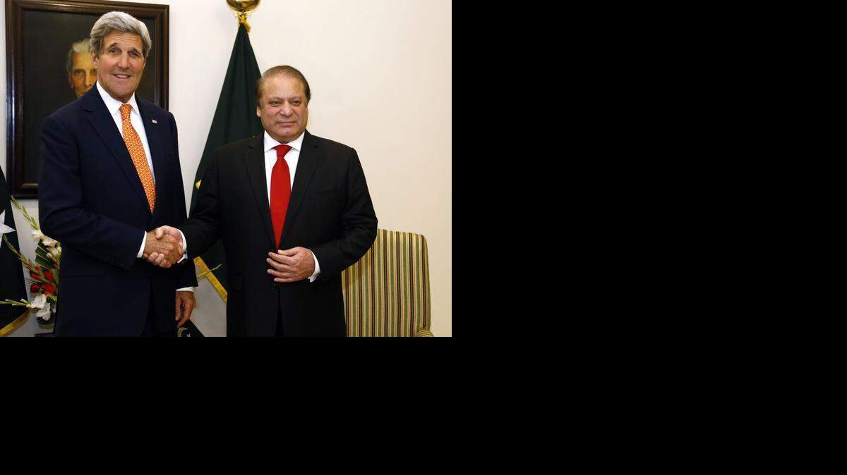 
El secretario de Estado de Estados Unidos, John Kerry, el lunes en Islamabad con el primer ministro de Pakistán, Nawaz Sharif.
