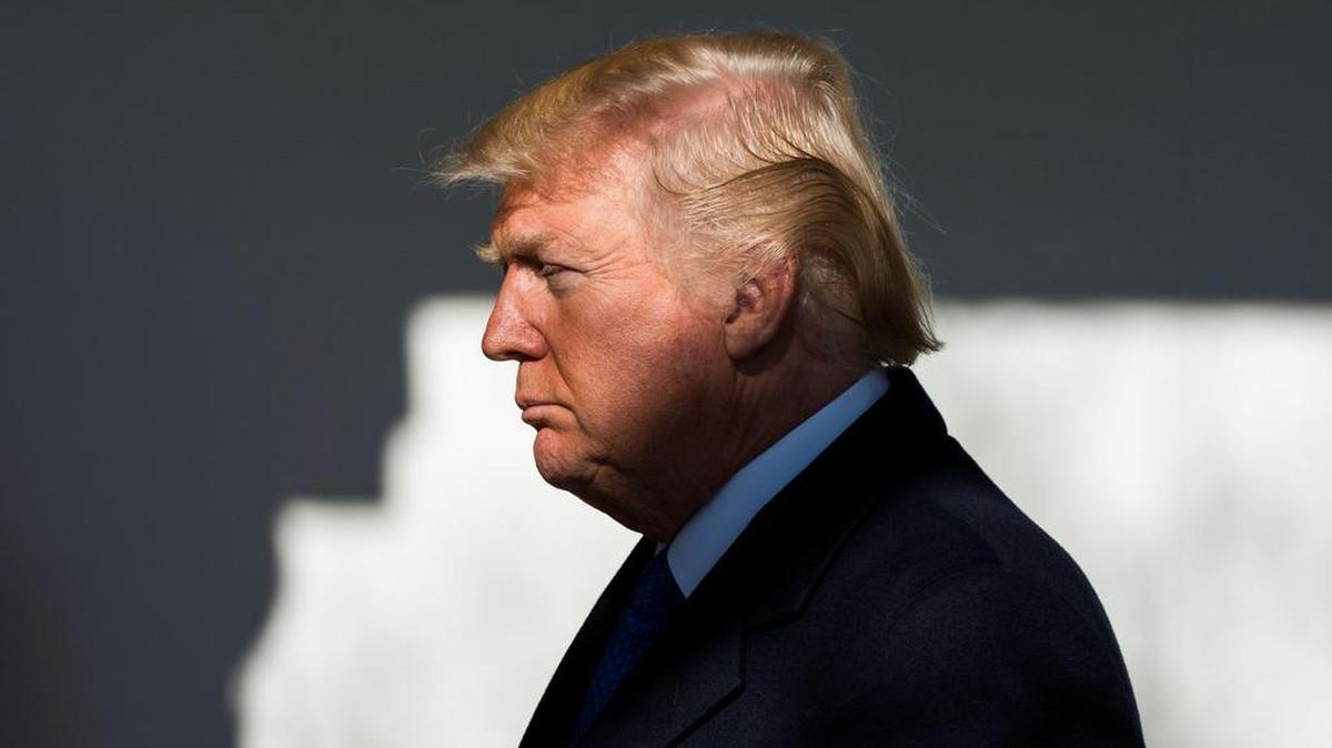 El presidente estadounidense, Donald Trump, se dirige a los participantes de "Marcha por la vida" y líderes "Pro-Vida" por teleconferencia desde el Jardín Rose de la Casa Blanca, en Washington DC (Estados Unidos) el 19 de enero de 2018.