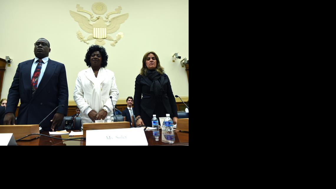 
Los opositores Jorge García Pérez “Antunez”, izquierda, Berta Soler y Sara Fonseca en la sesión del Congreso del jueves.
