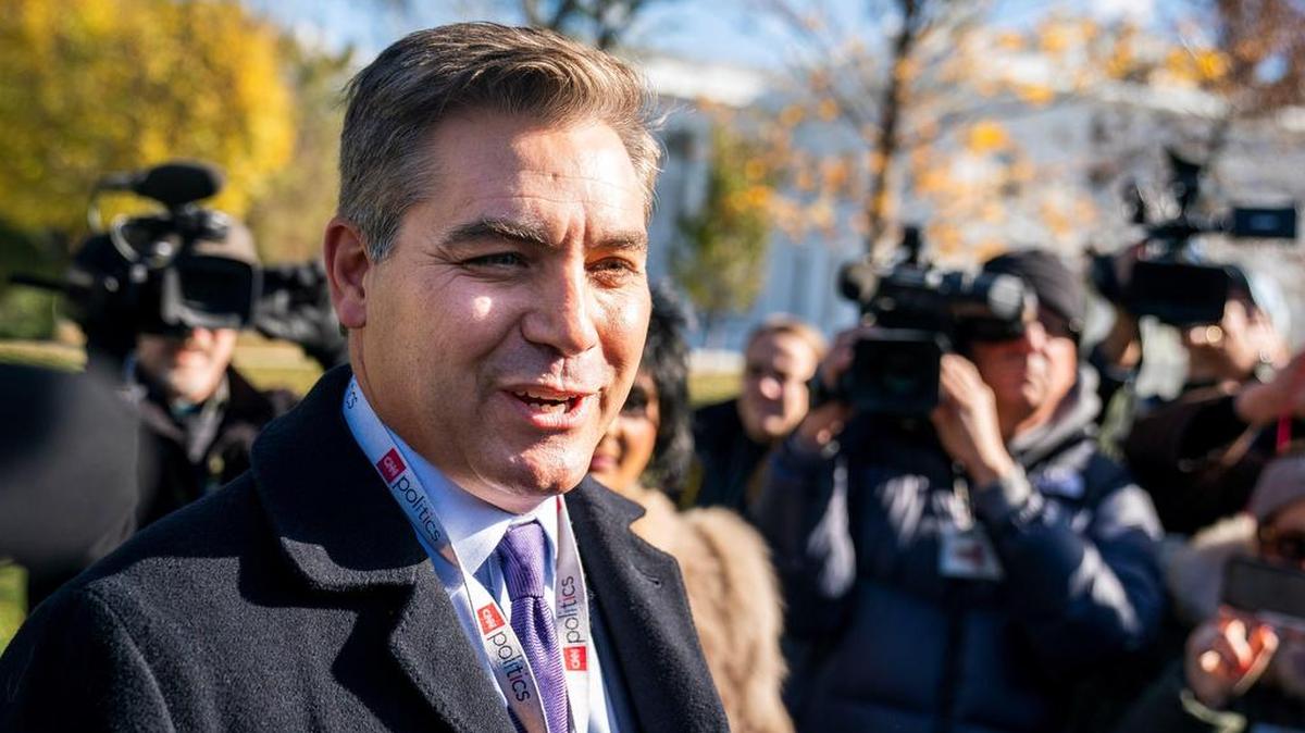 El corresponsal de la CNN en la Casa Blanca Jim Acosta vuelve a la Casa Blanca, en Washington, Estados Unidos, el 16 de noviembre de 2018.