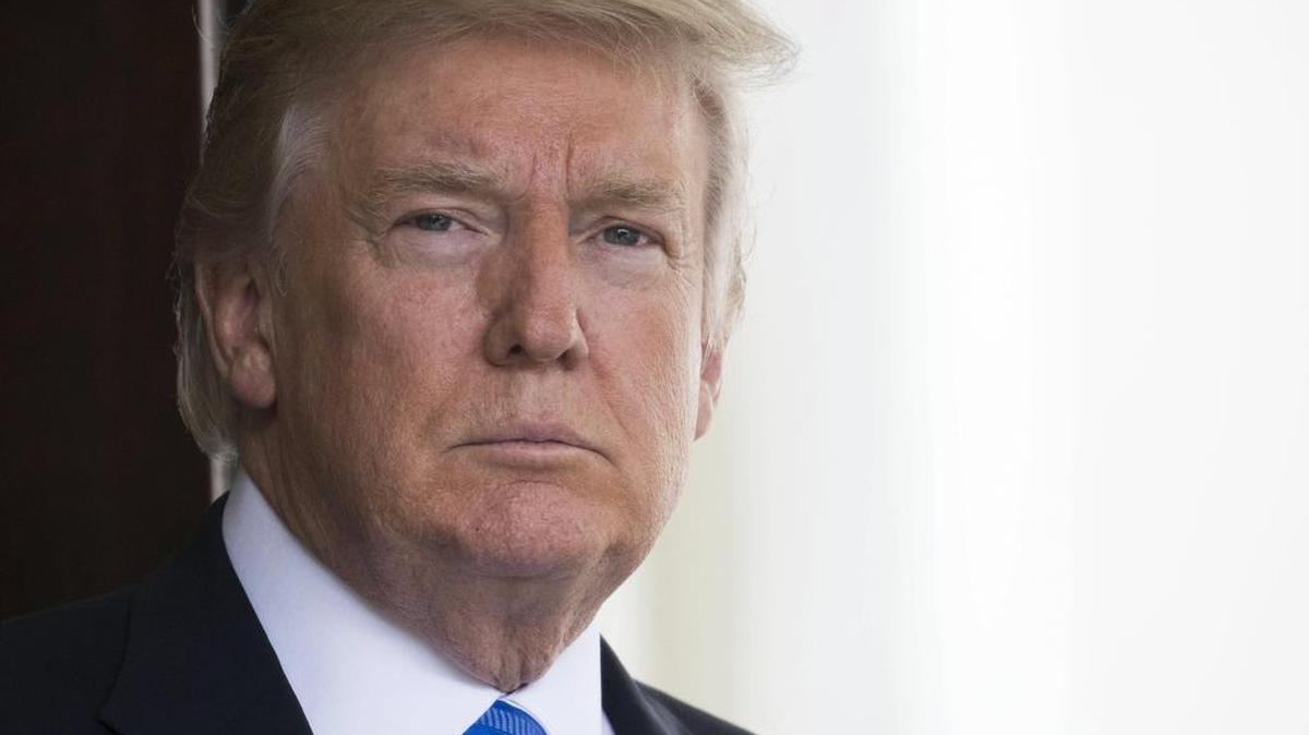 El presidente estadounidense, Donald J. Trump, recibe al primer ministro malasio, Najib Abdul Razak (no aparece en imagen), a su llegada a la Casa Blanca en Washington (Estados Unidos), el 12 de septiembre de 2017.