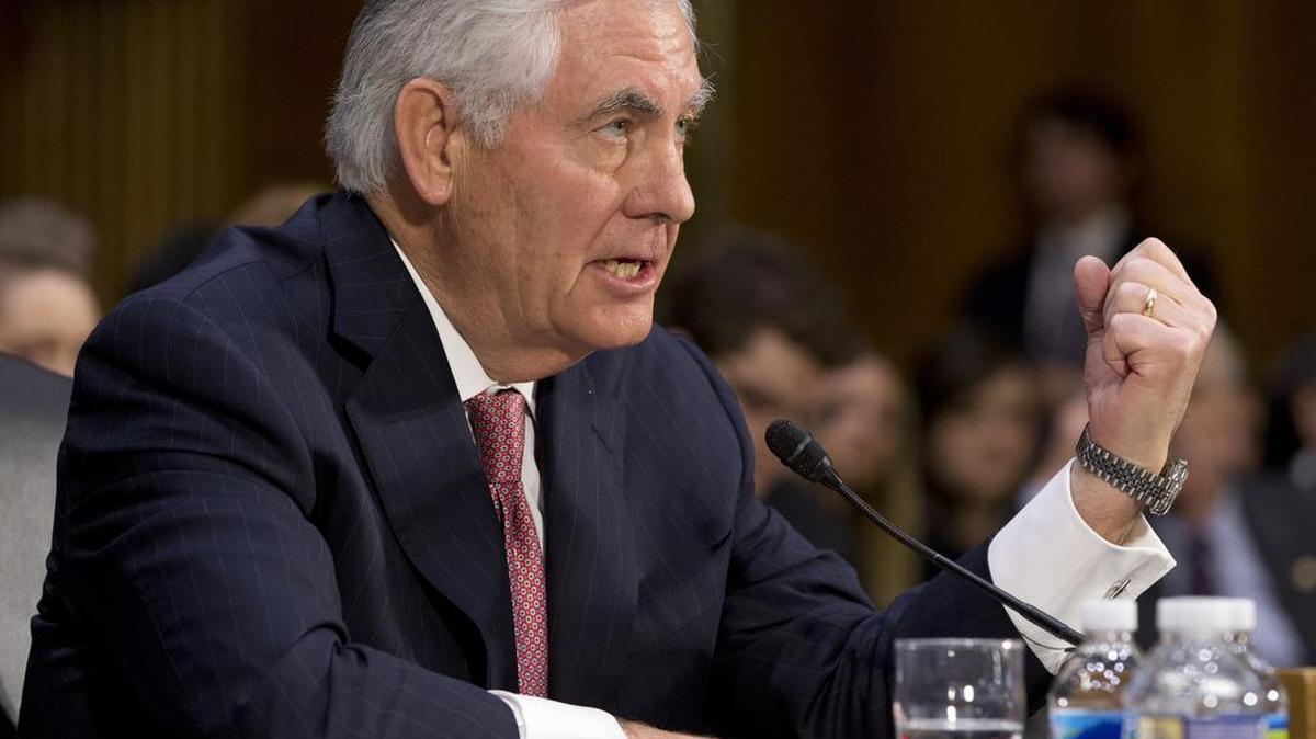 Rex Tillerson, nominado como secretario de Estado, testifica ante un panel de senadores el miércoles en el Capitolio en Washington.