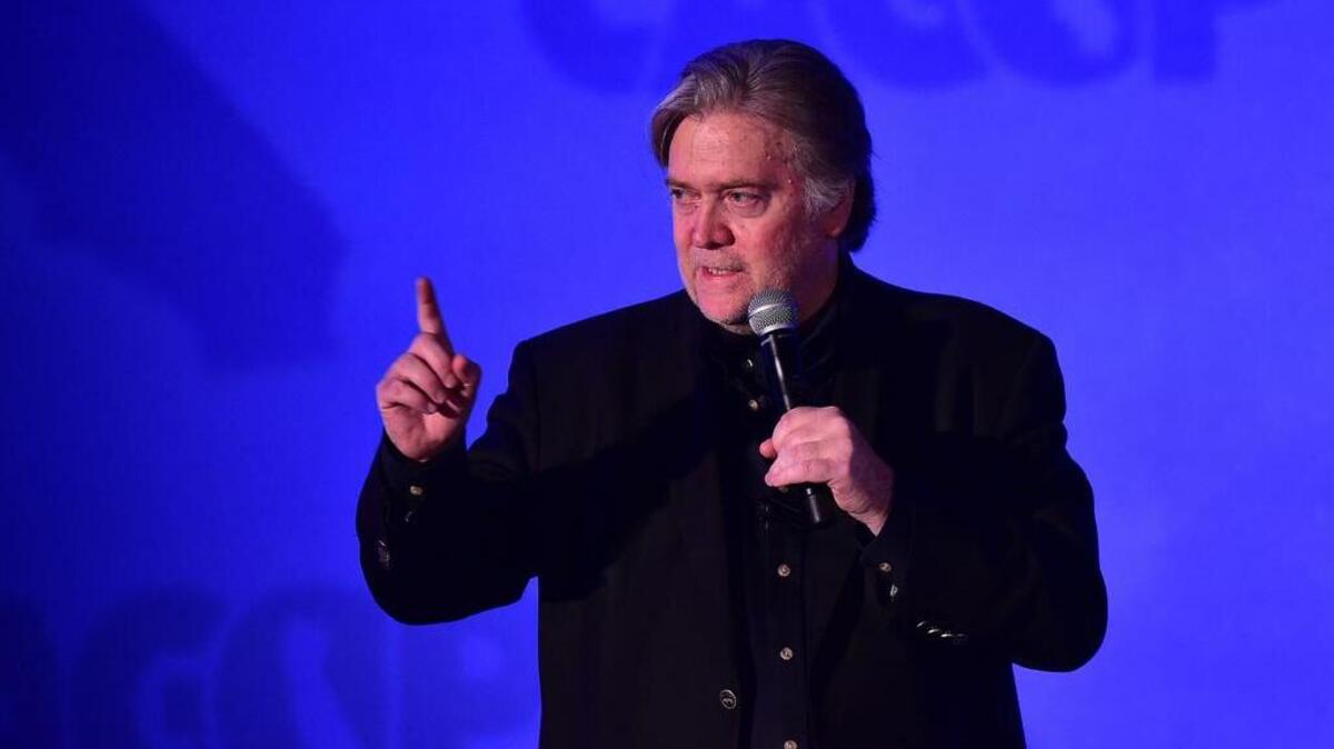 Esta foto de archivo tomada el 20 de octubre de 2017 muestra a Steve Bannon durante la Convención GOP 2017 de California en Anaheim, California.