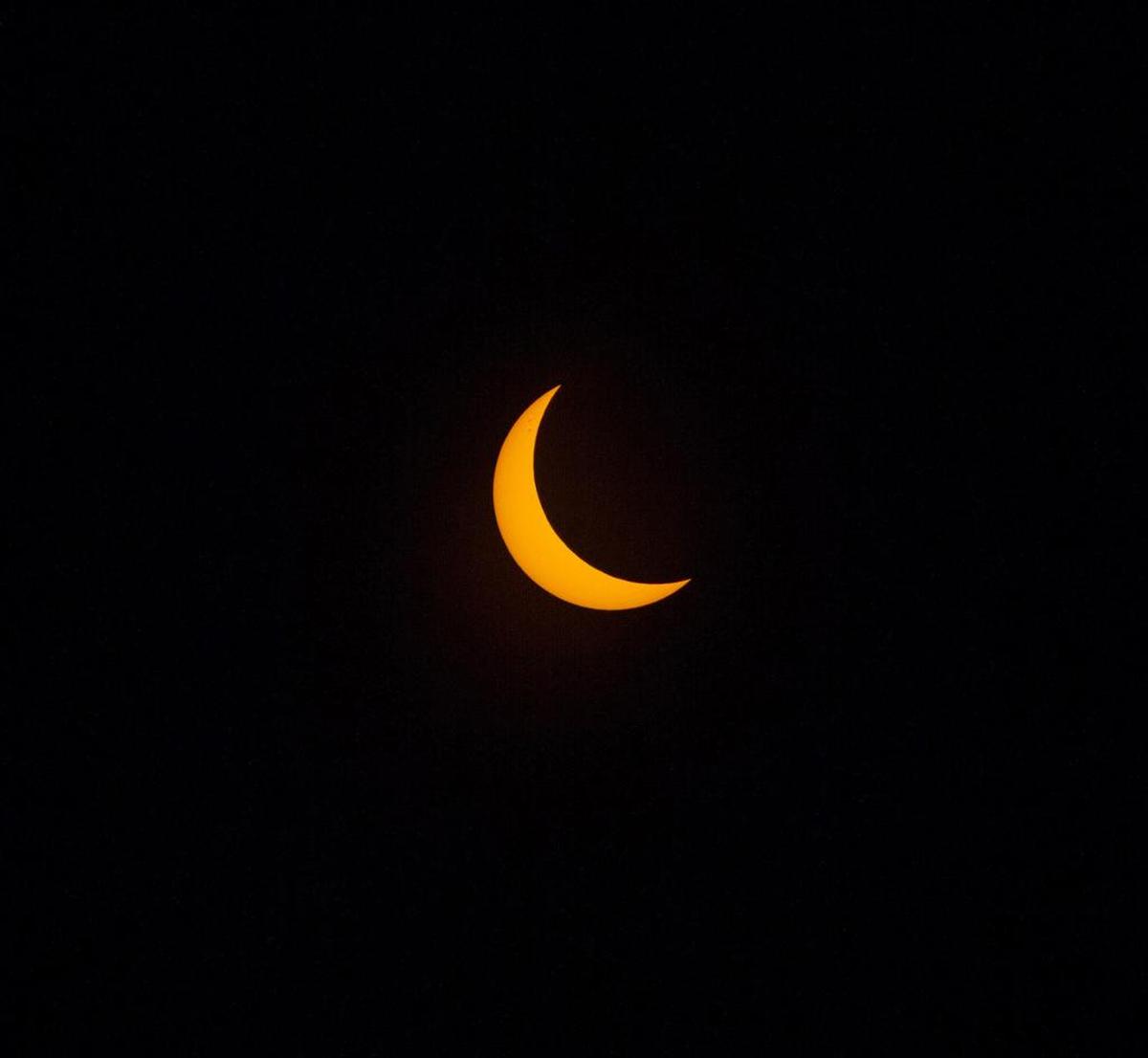 Así se vió el eclipse solar parcial desde las oficinas de el Nuevo Herald el lunes 21 de agosto de 2017, en Doral, Florida.