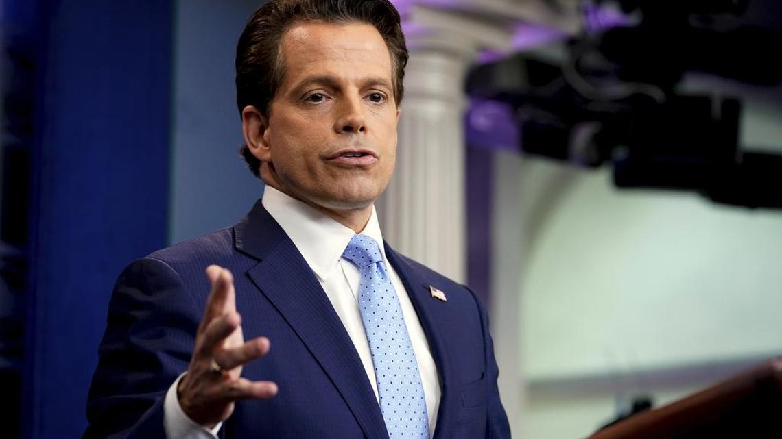 Anthony Scaramucci, nuevo director de comunicaciones de la Casa Blanca, habla a los medios durante la rueda de prensa diaria en la Casa Blanca, el viernes 21 de julio de 2017, en Washington.