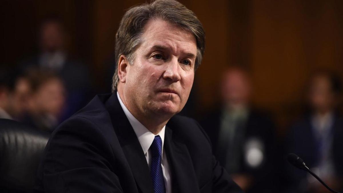 El conservador Brett Kavanaugh, candidato del presidente de EEUU, Donald Trump, para convertirse en juez del Tribunal Supremo, se prepara para testificar antes del inicio de las audiencias para su confirmación, en el Hart Senate Office Building de Washington DC, Estados Unidos, el 4 de septiembre de 2018.