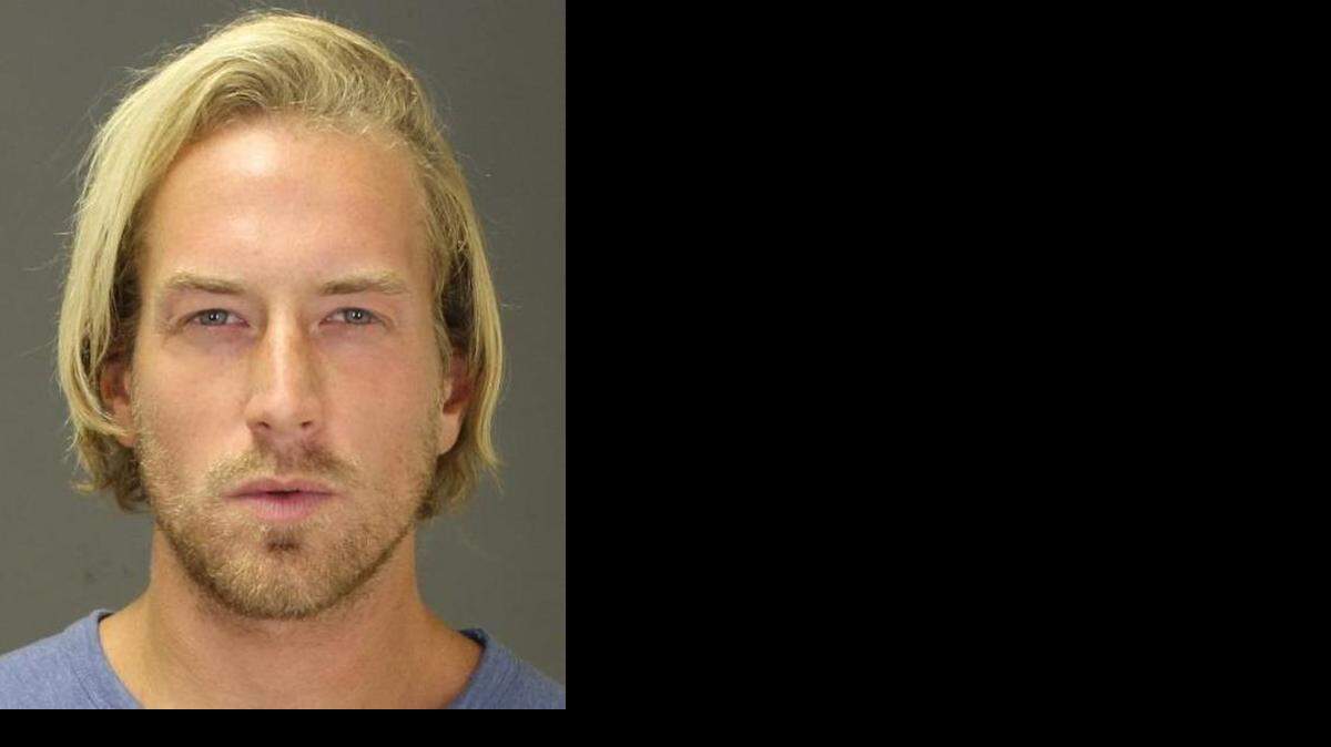 
El hijo, identificado como Thomas Gilbert Jr, de 30 años, fue interrogado durante varias horas por la Policía.

