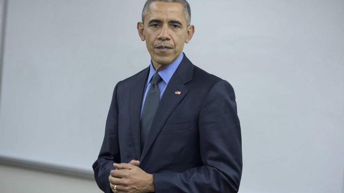 El presidente Obama y la primera dama, Michelle, visitaron este viernes San Bernardino, California, para reunirse en privado con familiares de las víctimas del atentado terrorista.
