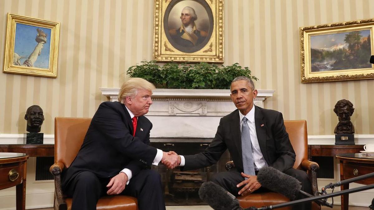 El presidente Barack Obama y el presidente electo Donald Trump en un encuentro el 10 de noviembre de 2016.