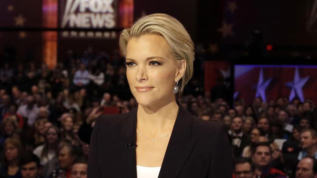 Presentadora estrella de la cadena Fox esperando la llegada del candidato presidencial republicano Donal Trump para dar comienzo al debate presidencial en Des Moines. 18 de enero de 2016