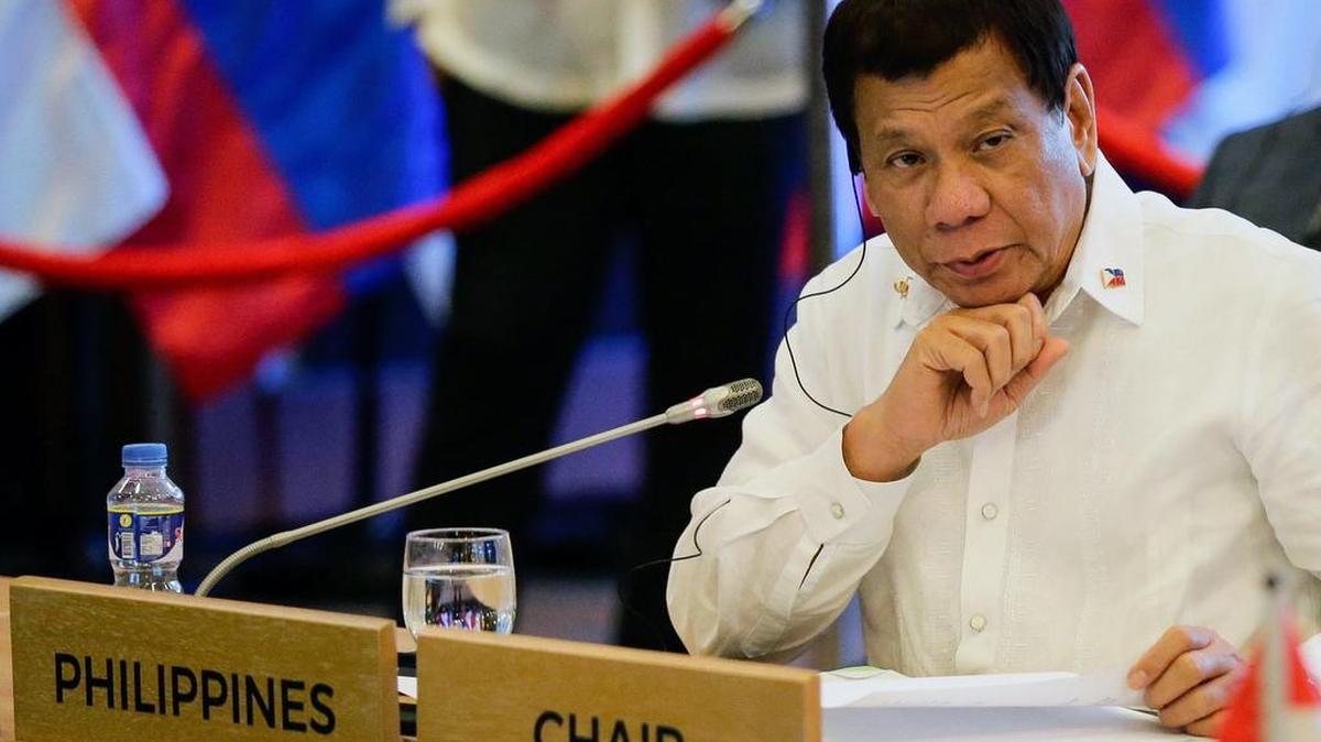 El presidente filipino, Rodrigo Duterte, participa en la 20(TM) cumbre ASEAN-China celebrada en el ámbito de la cumbre de la Asociación de Naciones del Sudeste Asiático (ASEAN) en Manila (Filipinas) el 13 de noviembre de 2017.