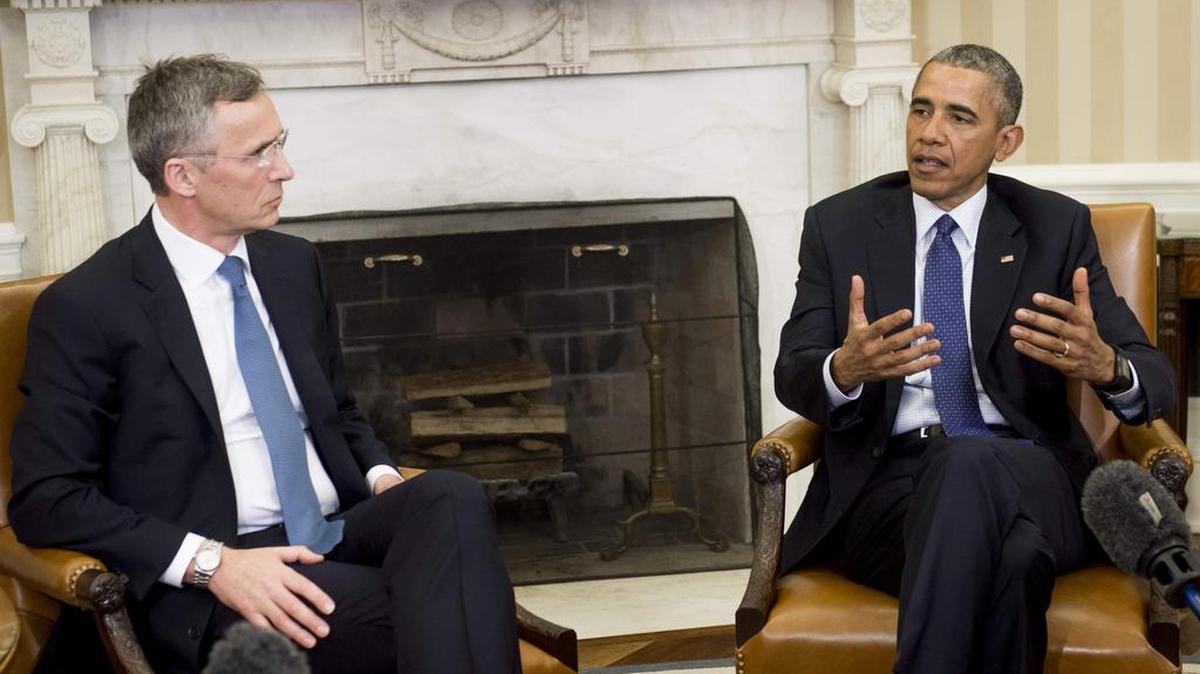 El presidente Barack Obama dialoga el lunes con el secretario general de la OTAN en la Oficina Oval de la Casa Blanca.
