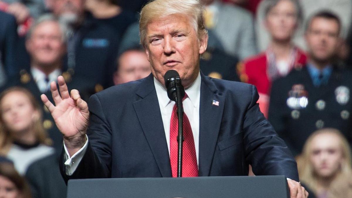 El presidente de los Estados Unidos Donald Trump habla durante un mitin en Nashville, Tennessee el 15 de marzo de 2017.