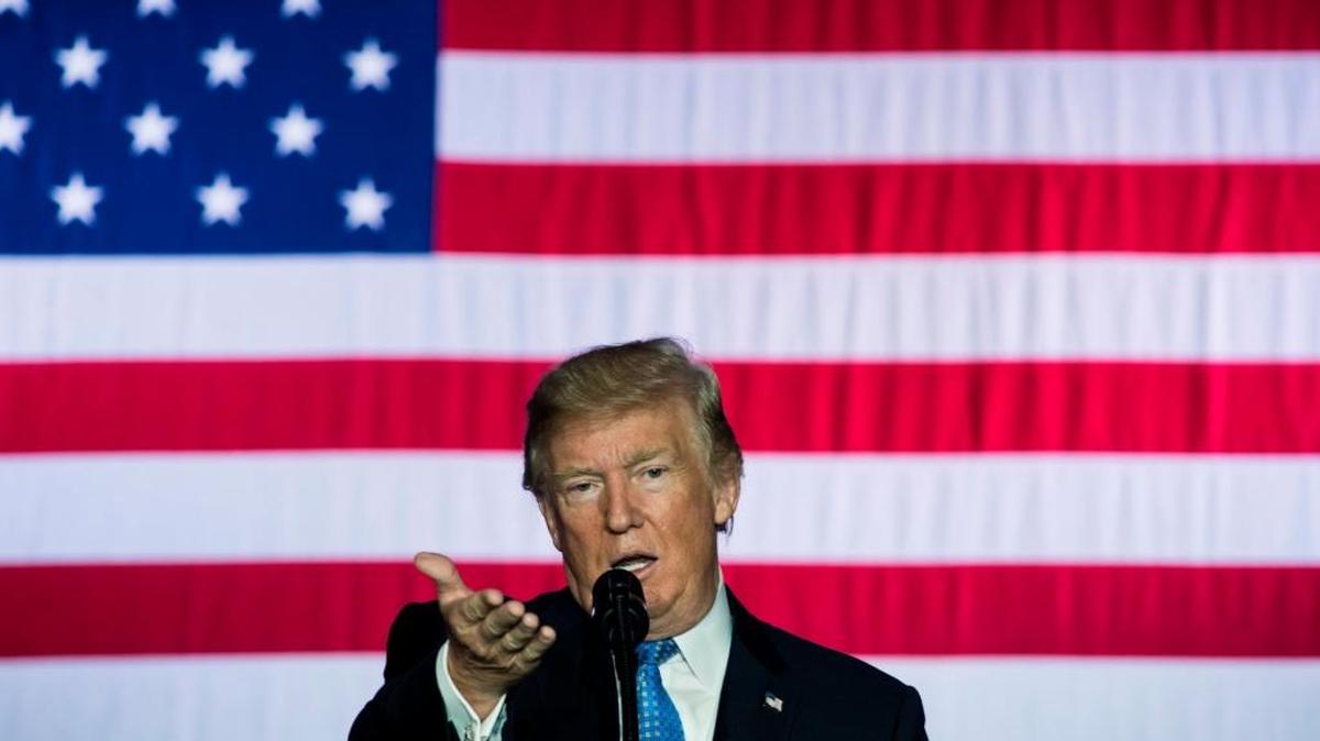 El presidente Donald Trump habla sobre la reforma fiscal en el edificio de Indiana Farm Bureau en Indianapolis, Indiana, el 27 de septiembre.