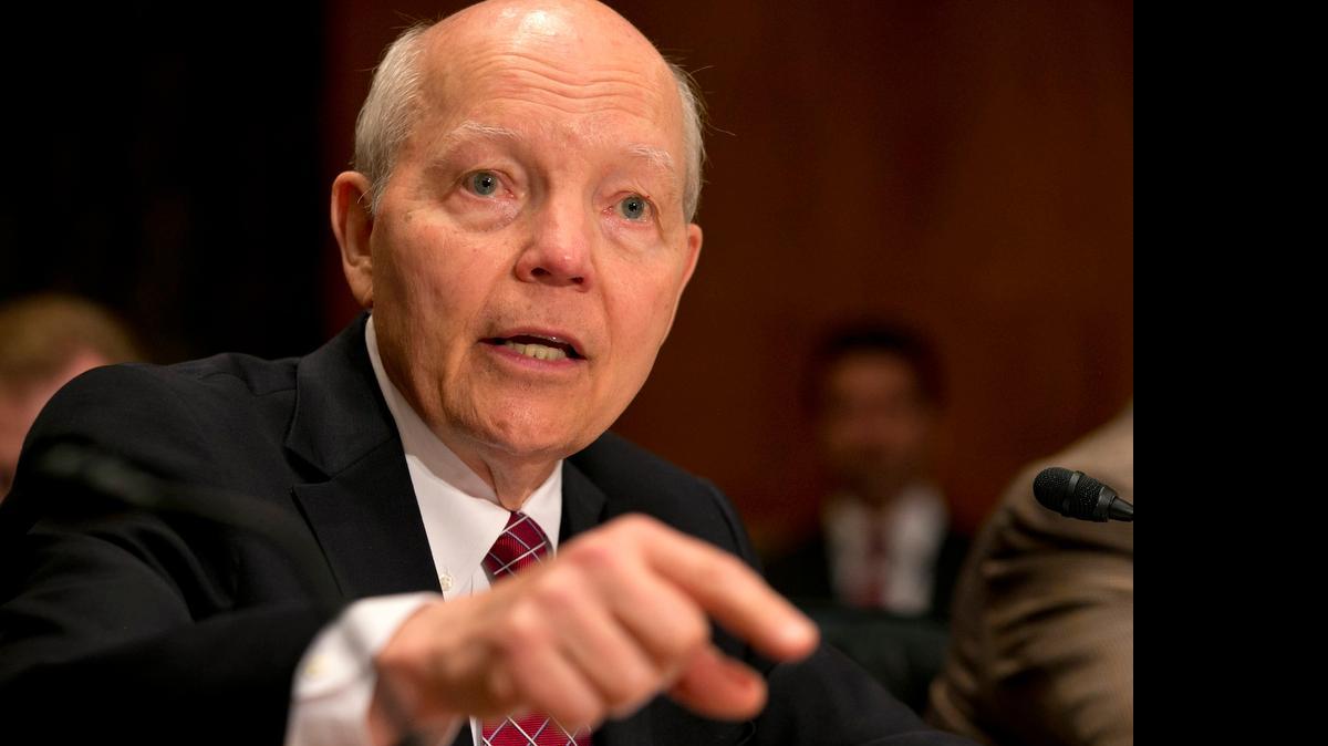 
El comisionado del IRS, John Koskinen, dijo que el acuerdo representa una nueva era de cooperación y colaboración entre el IRS, los estados y la industria de impuestos electrónica los cuales ayudaran a combatir el robo de identidad y a proteger a los contribuyentes. Foto de archivo

