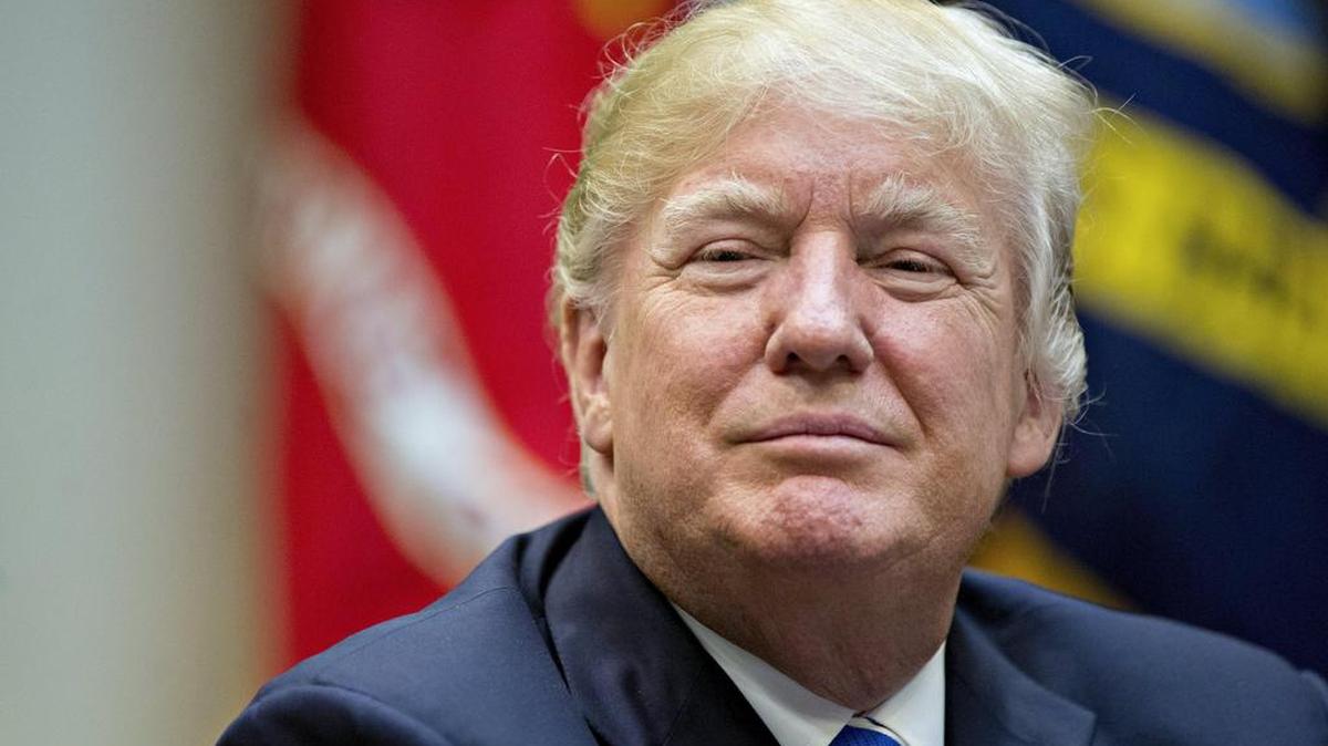 El presidente de Estados Unidos, Donald Trump, durante un encuentro con mujeres propietarias de pequeñas empresas en la sala Roosvelt de la Casa Blanca en Washington (Estados Unidos), el 27 de marzo de 2017.