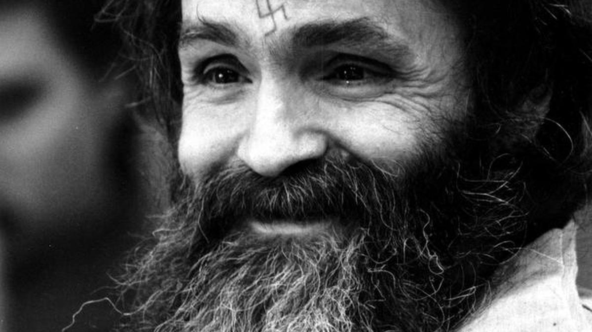 “Manson era memorable: su voz, su aspecto, sus gestos, sus crímenes y la imagen de ‘Charlie el lunático' que proyectaba”.