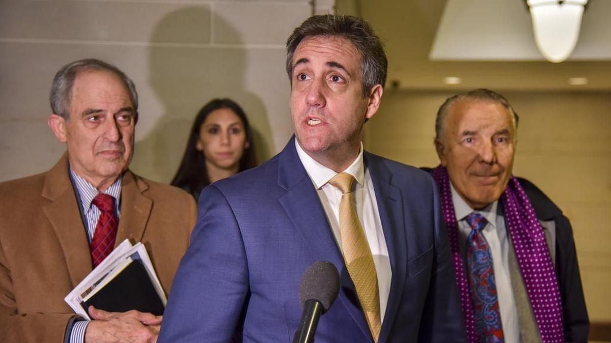 Michael Cohen, ex abogado de Donald Trump, sale de una sala de audiencias en el Capitolio en Washington, D.C., el 28 de febrero del 2019.