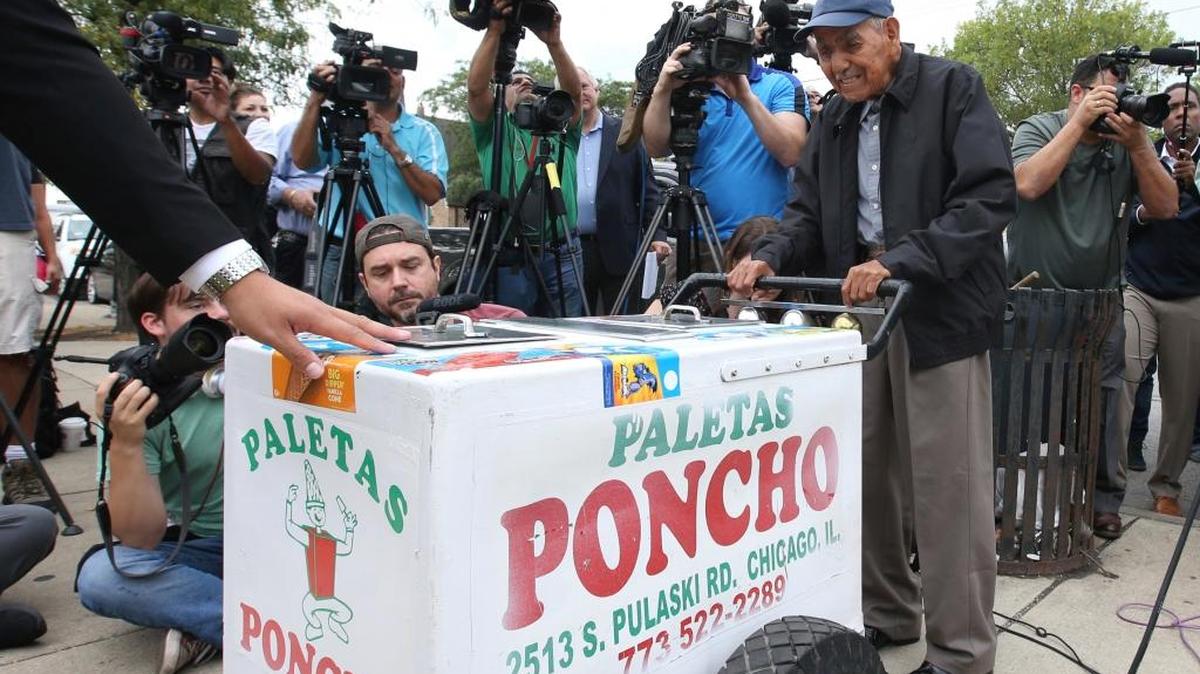 Fidencio Sánchez, de 89 años, conmovió a muchas personas que donaron y recaudaron $384,290 para que el anciano de Chicago pudiera retirarse.