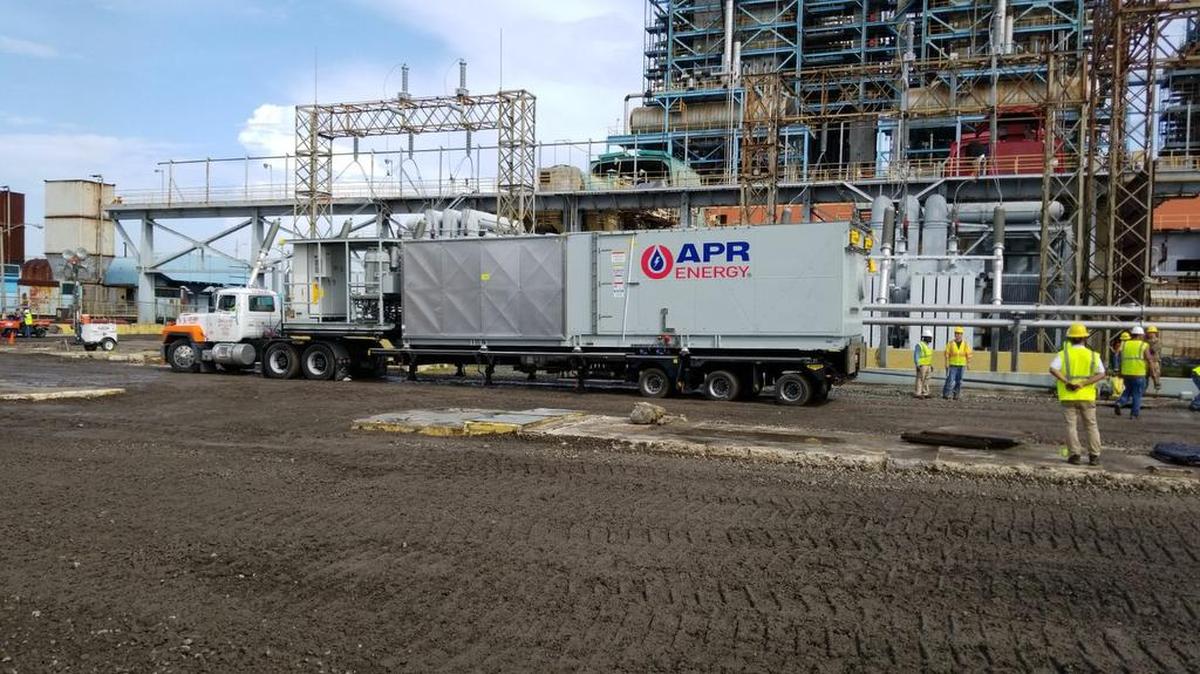 APR Energy, una compañía ubicada en Jacksonville ha embarcado dos turbinas hacia la isla, lo que significa que miles de clientes podrán tener servicio dentro de pocas semanas.